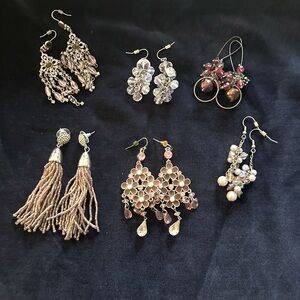 Fashion earrings as shown